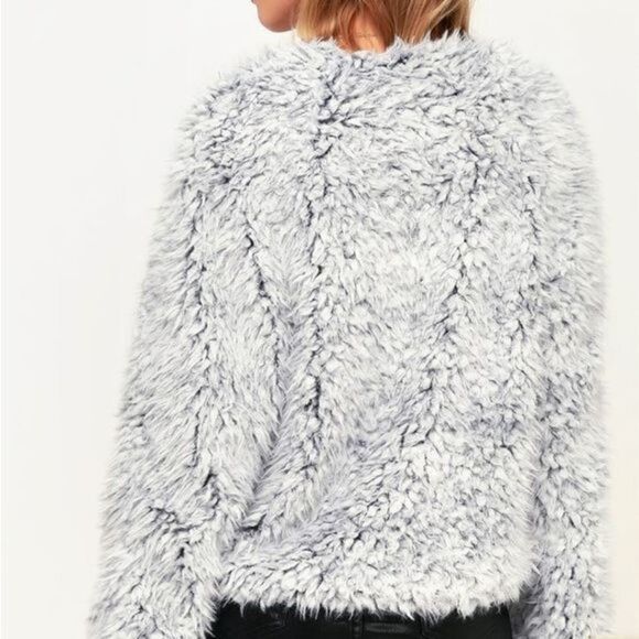 Lulus Womens Grant Grey Faux Fur Colarless Jacket medium - Picture 3 of 14